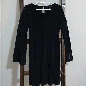 Black flowy midi long sleeve dress w lace details